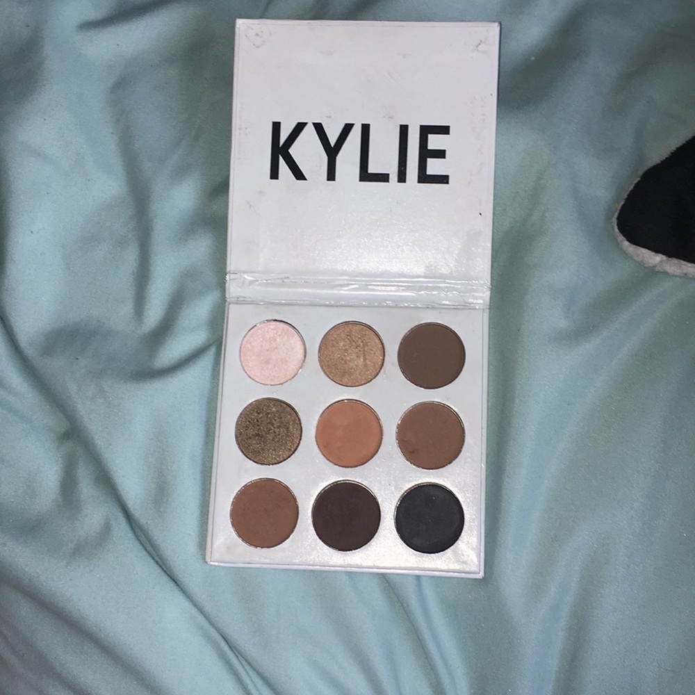 Kylie Cosmetics The Bronze Palette| Kyshadow - Picture 3 of 3